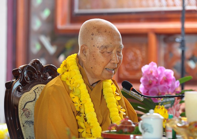 Sách Tấn Mùa An Cư