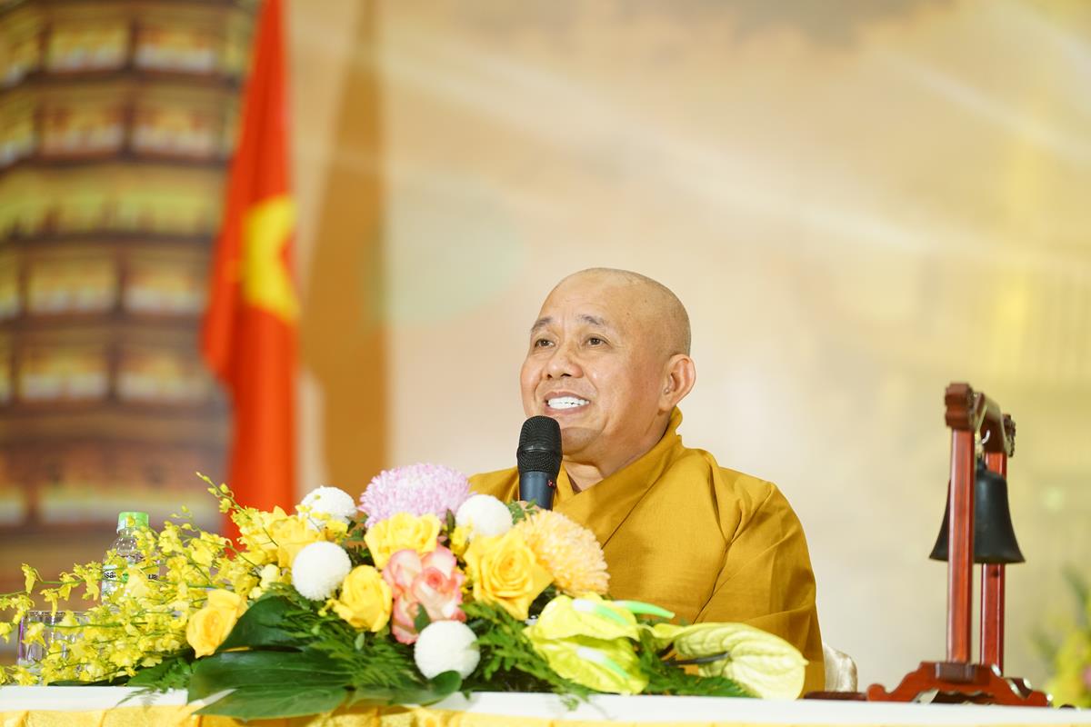 Thượng Tọa Trụ Trì TVTL Sùng Phúc chia sẻ Phật pháp cho Khóa Tu đạo tràng Pháp Hoa Miền Bắc tại Chùa Bái Đính