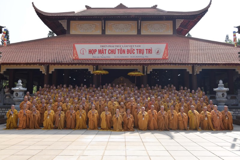 Hòa Thượng Tôn Sư Chứng Minh Buổi Họp Mặt Chư Tôn Đức Trụ trì Các Thiền Viện Tông Môn Thiền Phái Trúc Lâm VN