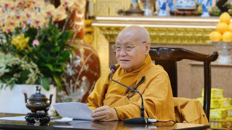 Hòa Thượng Trưởng Ban Quản Trị Thiền Phái Trúc Lâm thăm và sách tấn hành giả an cư tại Chùa Vạn Đức (TP.HCM)